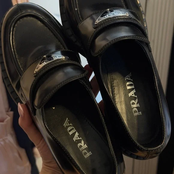 Prada Black Patent Leather women’s Loafers - Picture 11 of 14